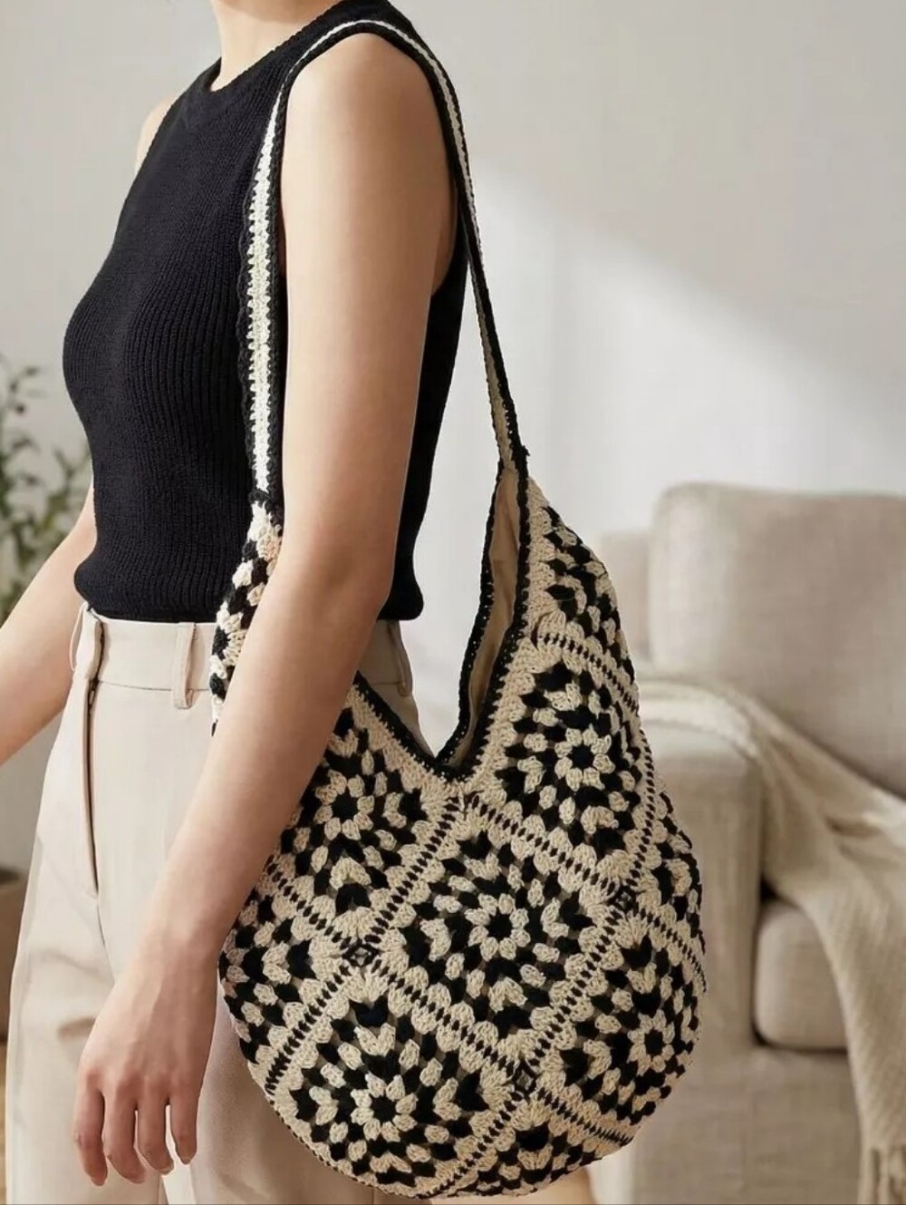 Black and Cream Crochet Hobo Bag - Picture 4 of 8